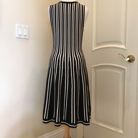 NWOT Ann Taylor sleeveless black&ivory knit dress - Picture 3 of 4